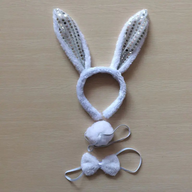 Conjunto de accesorios de diadema con orejas de conejo, cola y lazo.